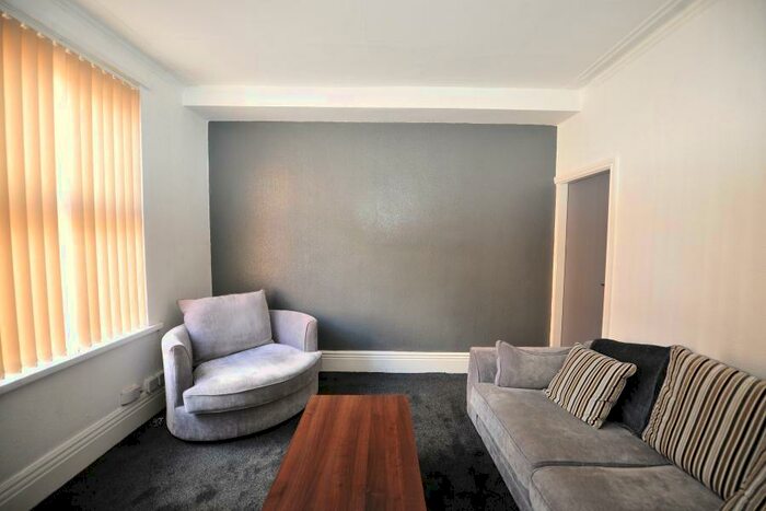 5 Bedroom Terraced House To Rent In Meadow View, Hyde Park, Leeds, LS6