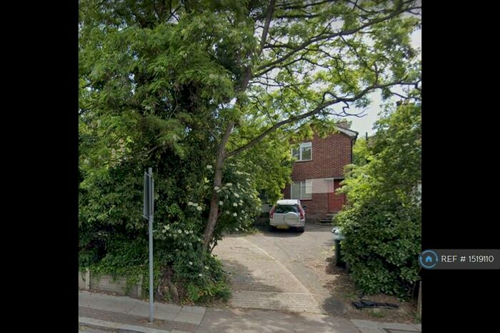 2 Bedroom Maisonette To Rent In Nether Street, London, N3