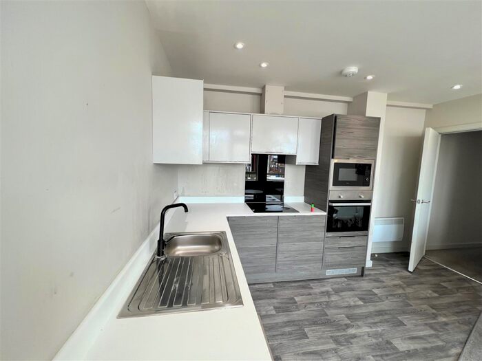 2 Bedroom Apartment To Rent In -Bedroom Apartment -, Bond Street, Hull, K2