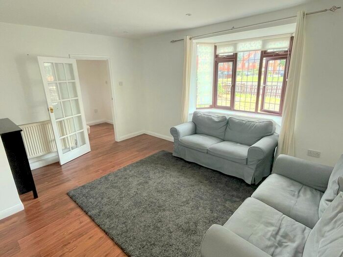 3 Bedroom Terraced House To Rent In Chestnut Grove, Mitcham, CR4