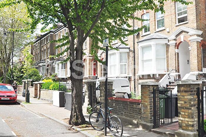 4 Bedroom Flat To Rent In Hartham Road, London, N7