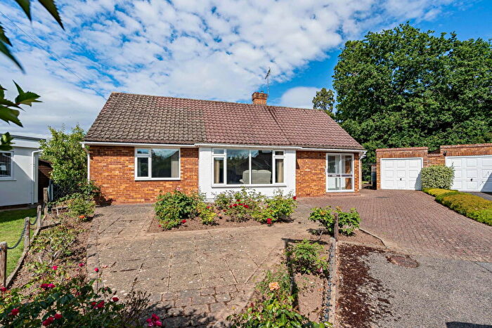 2 Bedroom Detached Bungalow For Sale In Eastwick Park Avenue, Bookham, KT23