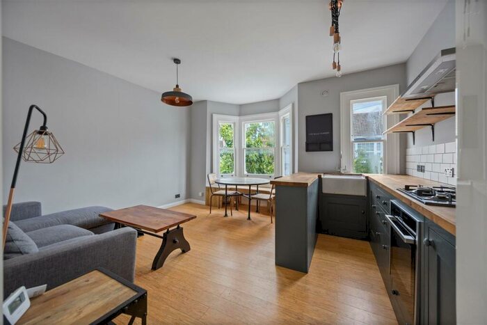 2 Bedroom Flat To Rent In Napier Road, Kensal Green, NW10