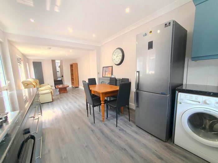 5 Bedroom Terraced House To Rent In Astbury Road, London, SE15