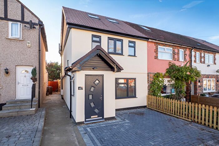 3 Bedroom End Terrace House For Sale In Alberta Avenue, Cheam, Sutton, SM1