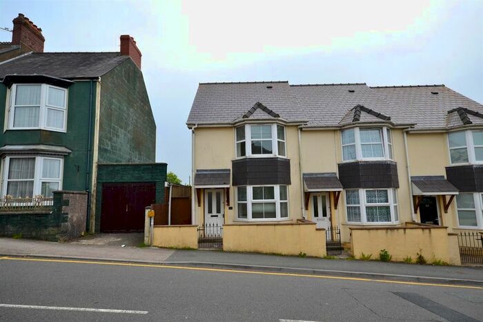 2 Bedroom End Of Terrace House To Rent In Treowen Road, Pembroke Dock, SA72