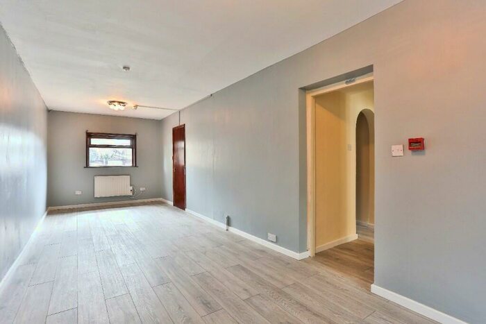 6 Bedroom Semi-Detached House To Rent In Clensham Lane, Sutton, Surrey, SM1