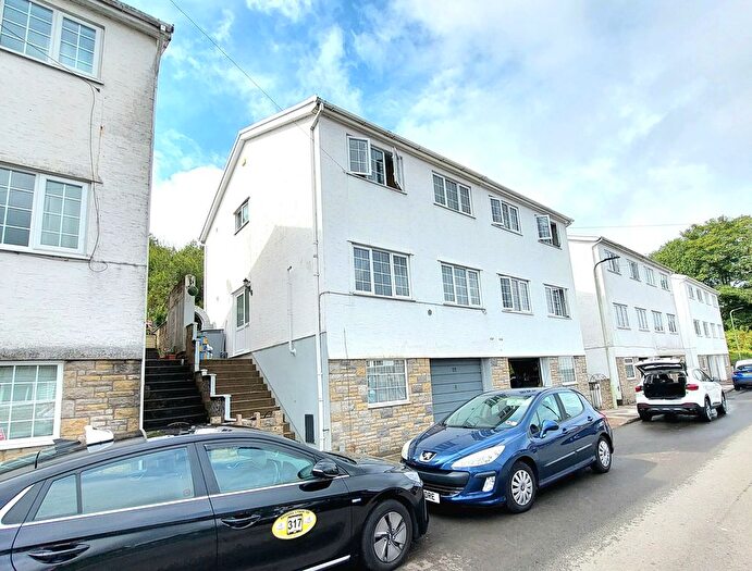 3 Bedroom Semi-Detached House To Rent In Avondale Court, Porth, CF39