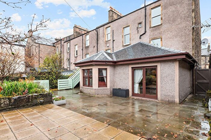 3 Bedroom Flat For Sale In Allan Park, Stirling, FK8