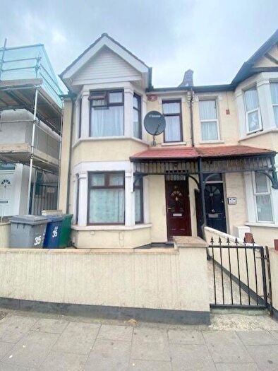 3 Bedroom Terraced House To Rent In Colindale Avenue, London, NW9