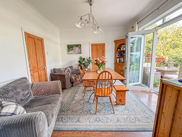 4 Bedroom Semi-Detached House For Sale In Folly Chase, Hockley, SS5