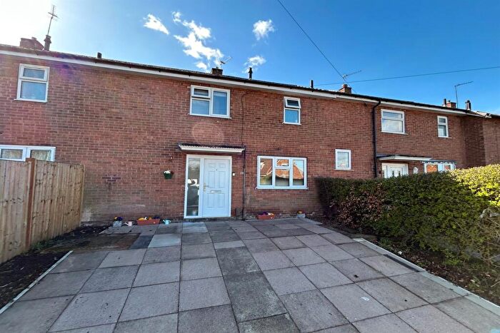 2 Bedroom Terraced House For Sale In Sherbourne Road Macclesfield, SK11