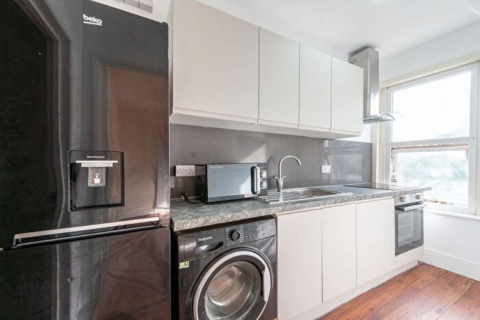 2 Bedroom Maisonette To Rent In Leopold Road, Willesden, London, NW10
