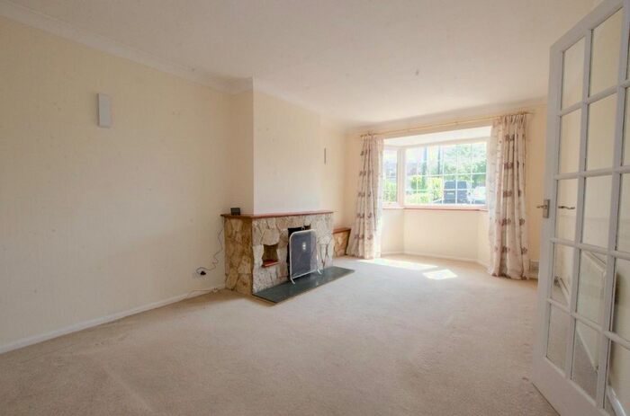 3 Bedroom Semi-Detached Bungalow To Rent In Boyatt Crescent, Allbrook, Eastleigh, SO50