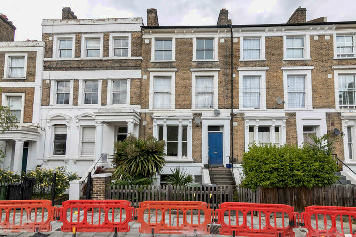 2 Bedroom Flat To Rent In Lilford Road, London, SE5