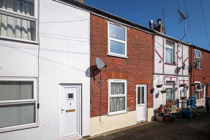 2 Bedroom Terraced House To Rent In Drakes Buildings, St Peters Plain, Great Yarmouth, NR30