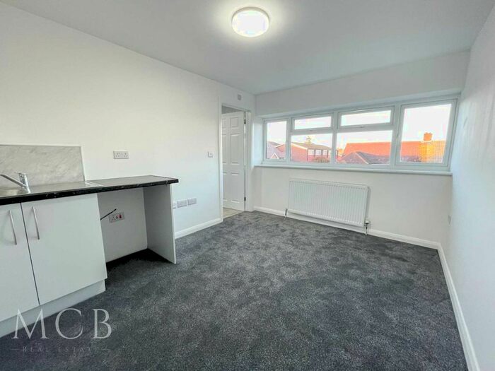 Studio To Rent In Coleridge Way, West Drayton UB7
