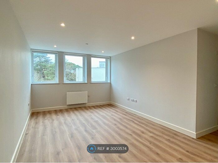 2 Bedroom Flat To Rent In Christchurch Road, Bournemouth, BH1
