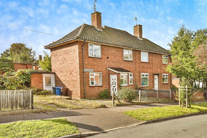 4 Bedroom Semi-Detached House To Rent In Wheatley Road, Norwich, NR2