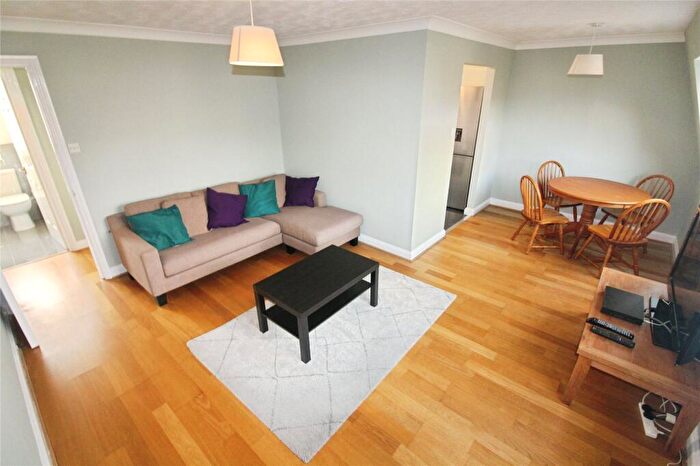 1 Bedroom Apartment To Rent In Sidmouth Street, Reading, Berkshire, RG1