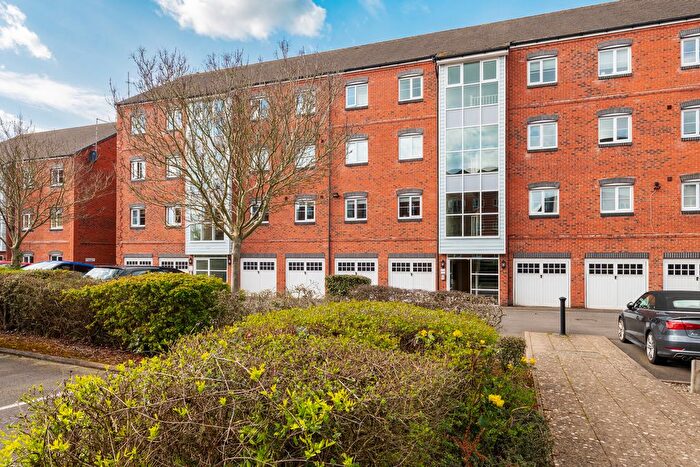 2 Bedroom Flat For Sale In Chandley Way, Warwick, CV34