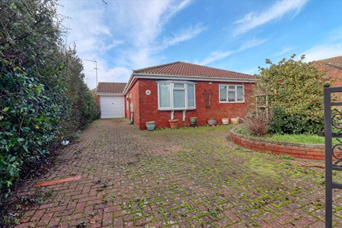 2 Bedroom Bungalow For Sale In Cottage Walk, Clacton On Sea, CO16