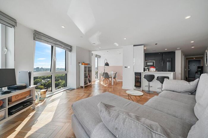 2 Bedroom Apartment To Rent In Eagle Point, City Road, London, EC1V