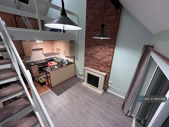 1 Bedroom Terraced House To Rent In Foxtail Close, Stratford-Upon-Avon, CV37