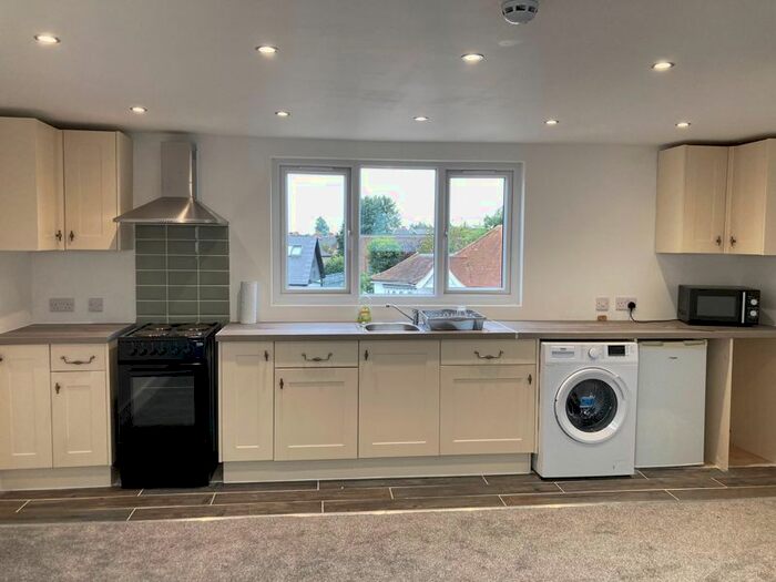 Studio To Rent In Elmhurst Drive, London E18