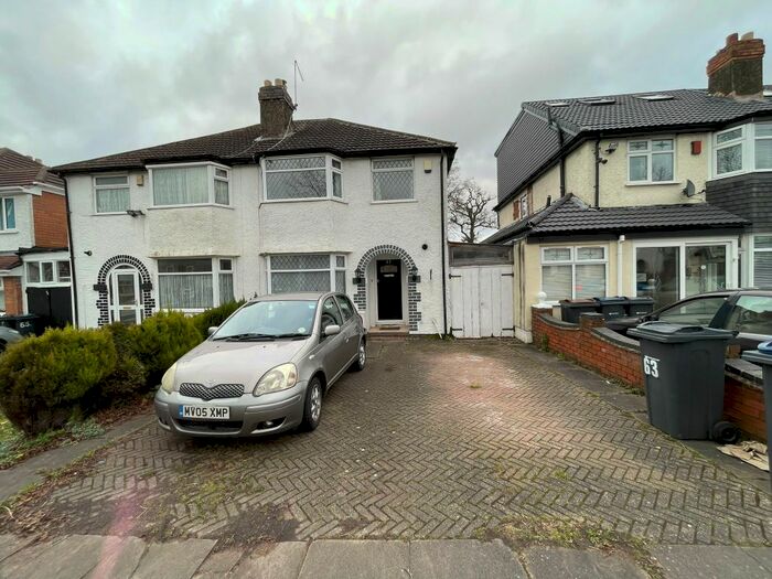 3 Bedroom Semi-Detached House To Rent In Brooklands Road, Hall Green, Birmingham, B28