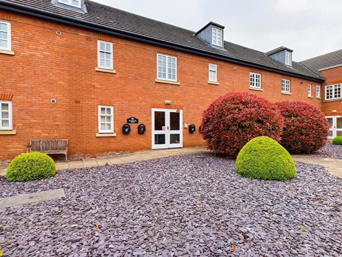 2 Bedroom Apartment To Rent In Reffield Close, Towcester, NN12