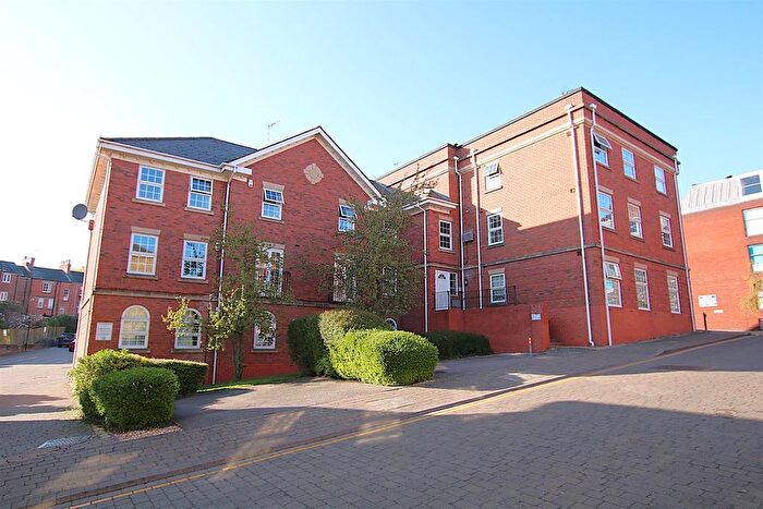 2 Bedroom Flat To Rent In Scholars Court, Northampton, NN1