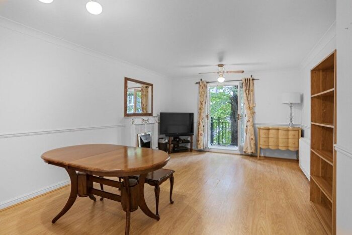 2 Bedroom Flat To Rent In Rushmore House, Russell Road, Kensington, W14