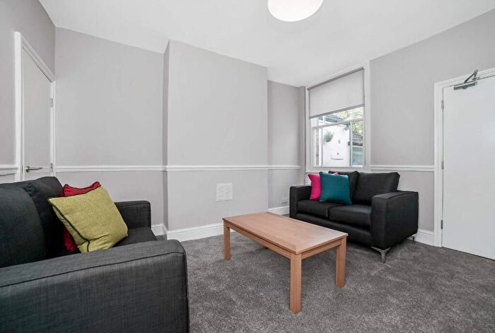 4 Bedroom Terraced House To Rent In Windsor Street, Nottingham, NG9