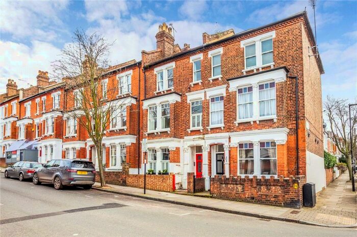 3 Bedroom Maisonette To Rent In Framfield Road, London, N5