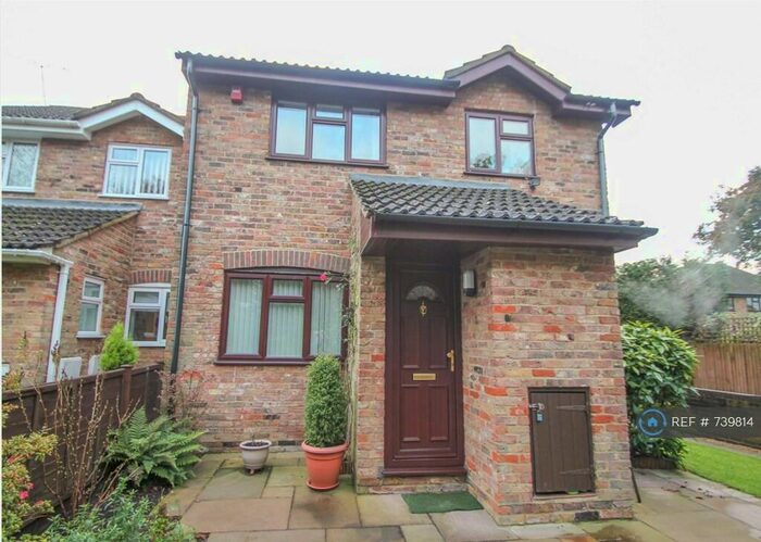 2 Bedroom End Of Terrace House To Rent In Laird Court, Bagshot, GU19