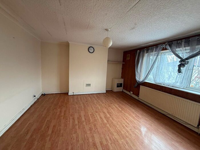 3 Bedroom Maisonette To Rent In Greatfield Avenue, London, E6