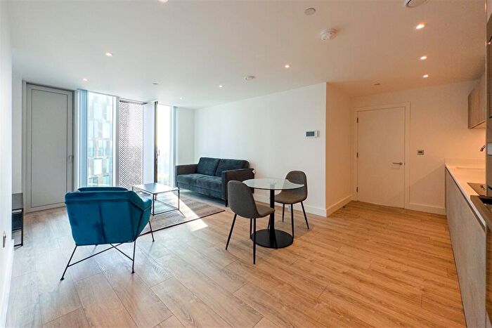 1 Bedroom Apartment To Rent In The Blade, M15