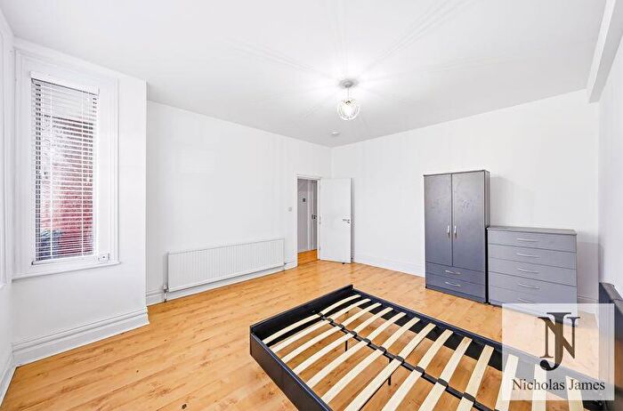 4 Bedroom Terraced House To Rent In Boundary Road, Wood Green, London, N22