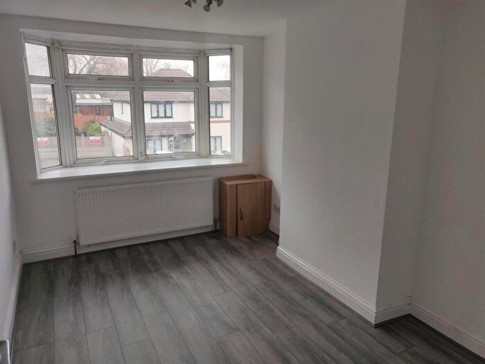 2 Bedroom Flat To Rent In Harold Court Road, Romford, RM3