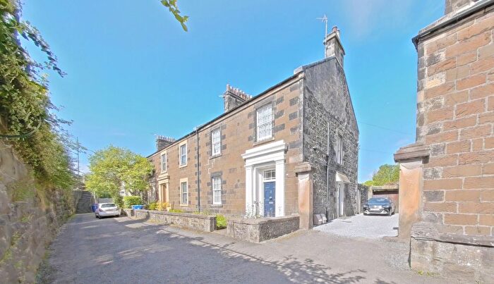 3 Bedroom Town House To Rent In Forth Place, Riverside, Stirling, FK8