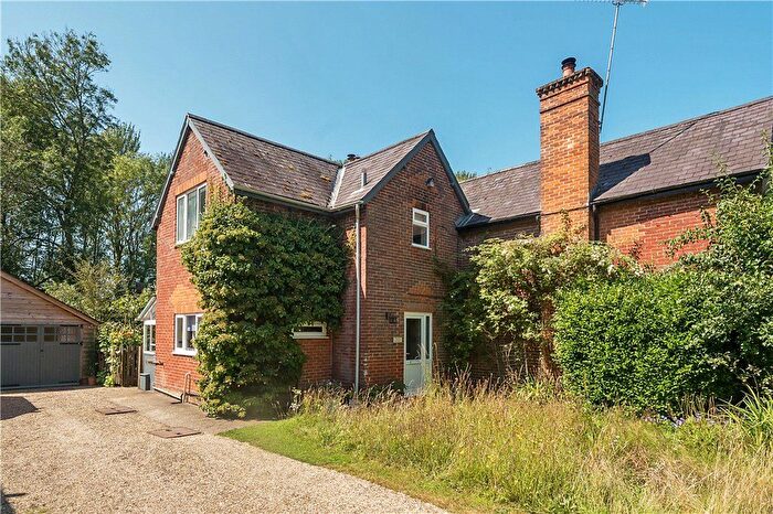 3 Bedroom Semi-Detached House For Sale In Mill Lane, Nursling, Southampton, Hampshire, SO16