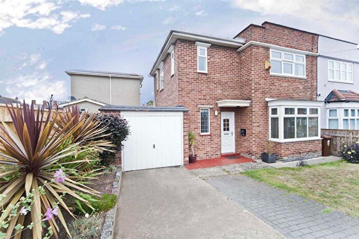 3 Bedroom Semi-detached House For Sale In Southland Avenue, Hartlepool, TS26