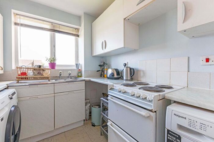 1 Bedroom Apartment For Sale In Walpole Road, Burnham, SL1