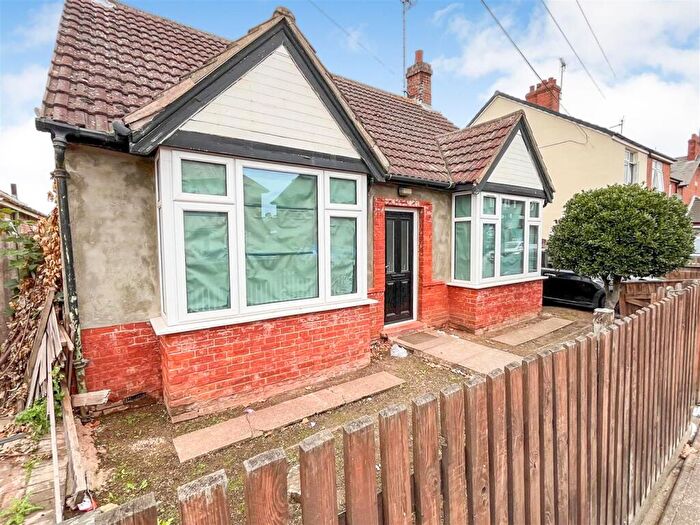 2 Bedroom Detached Bungalow For Sale In Star Road, Peterborough, PE1