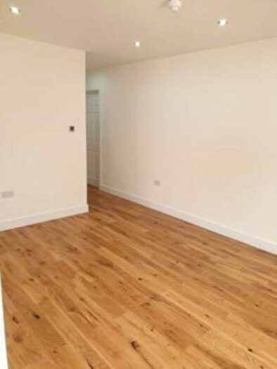 1 Bedroom Flat To Rent In The Crescent, Slough, SL1