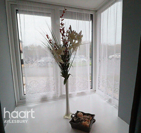 1 Bedroom Terraced House For Sale In Turner Close, Aylesbury, HP20