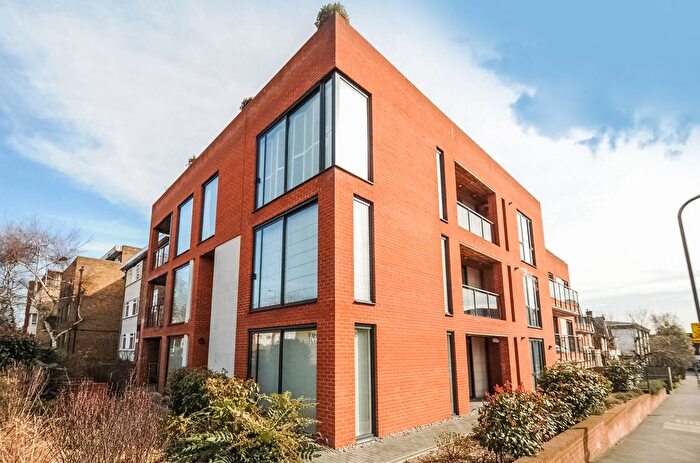 2 Bedroom Flat To Rent In Worple Road, Wimbledon, London, SW19