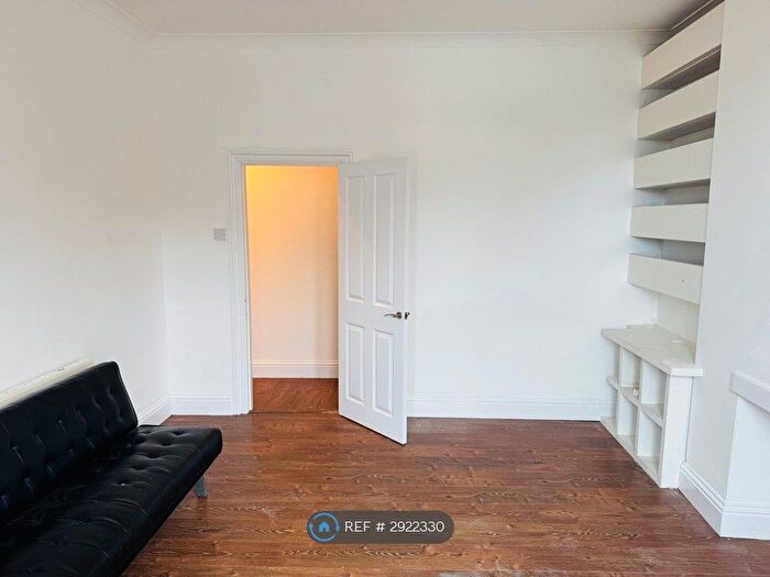 2 Bedroom Flat To Rent In Claremont Road, Seaford, BN25