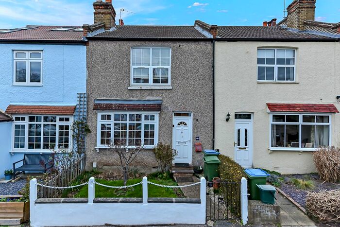 2 Bedroom Cottage To Rent In Kings Road, Long Ditton, KT6